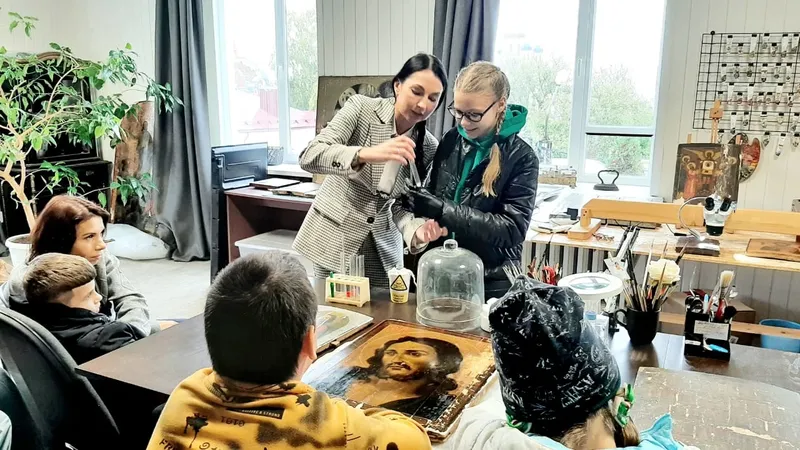 Экскурсия в реставрационную мастерскую икон
