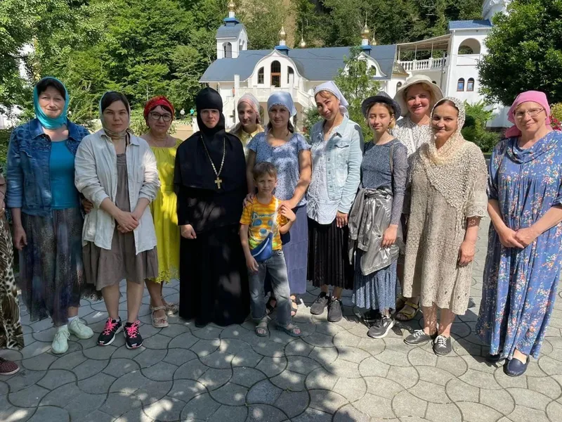 Пожить и потрудиться в женском монастыре в Сочи