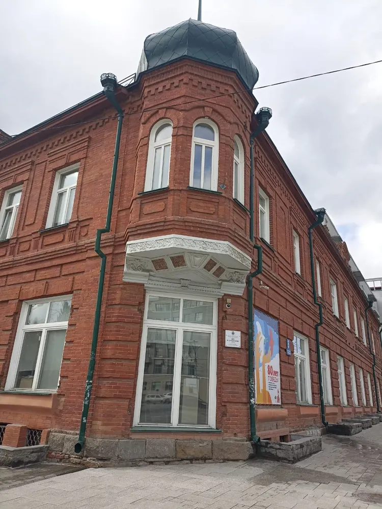 Авторская экскурсия по Красному проспекту Новосибирска
