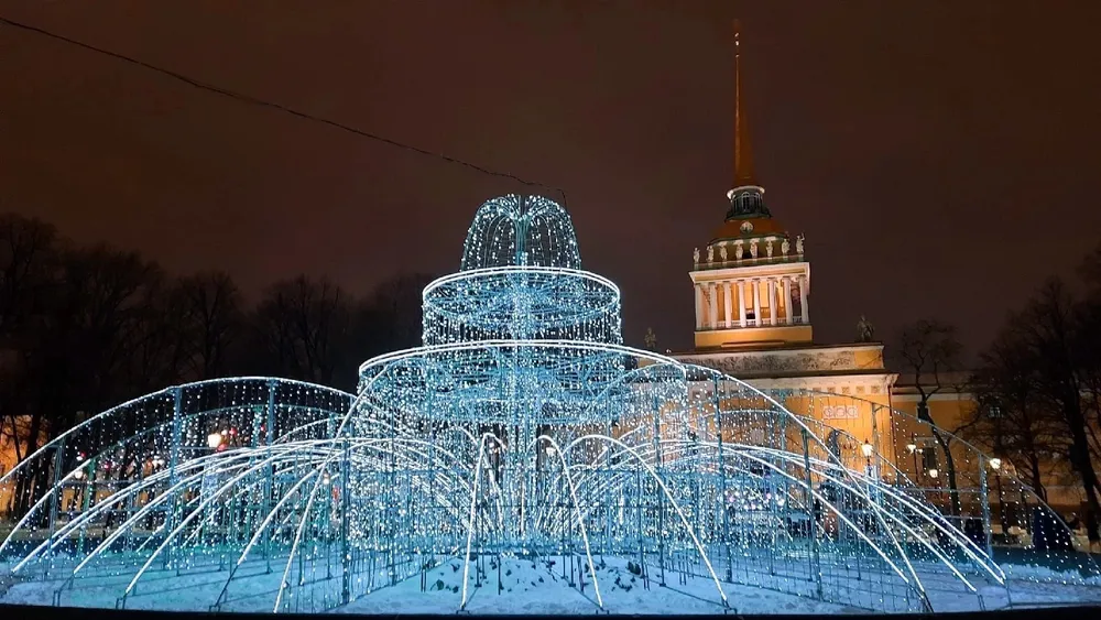 Новогодние истории Петербурга: от елки Петра I до наших дней