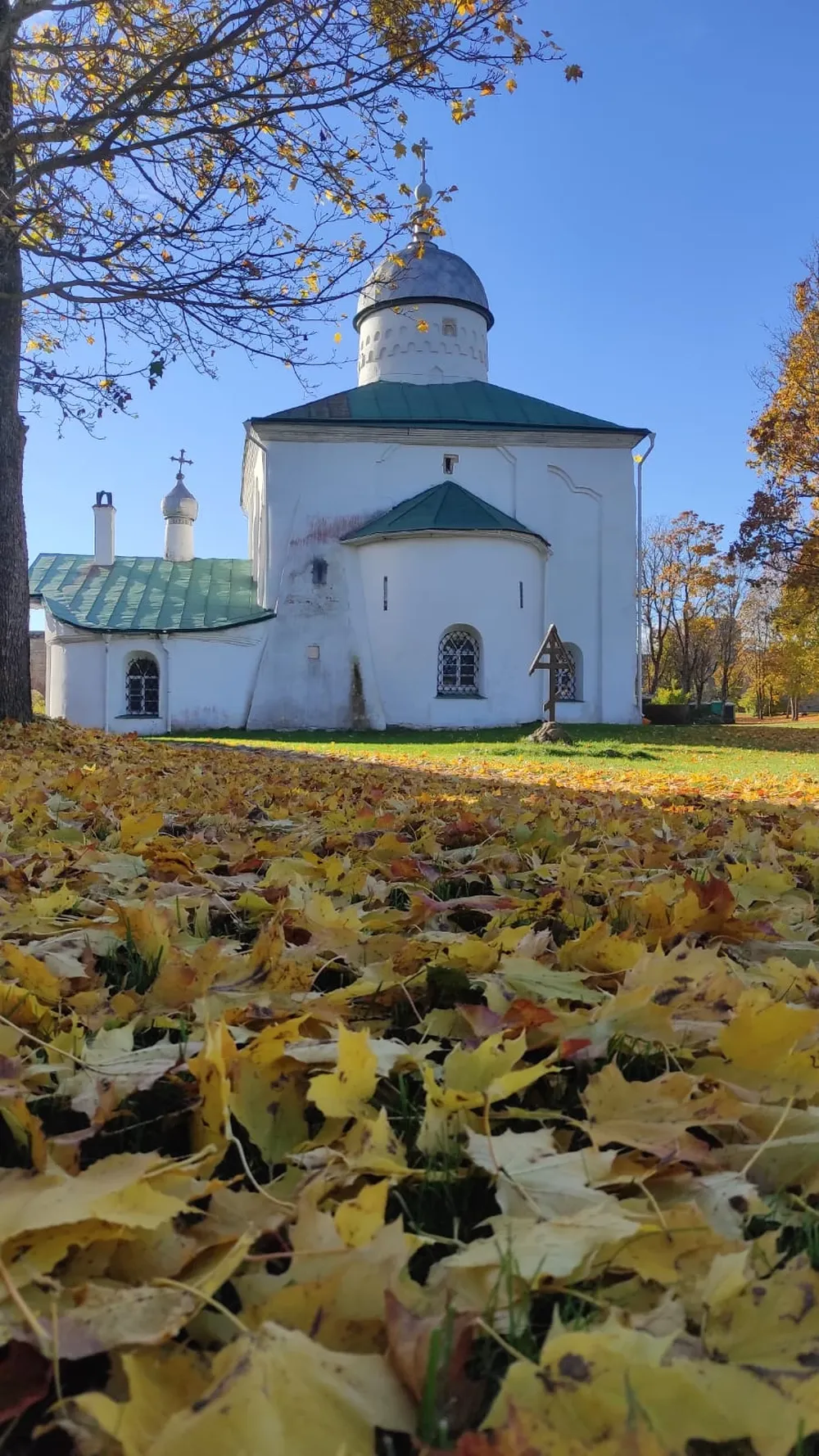 Прогулка по Изборску. Это ли не сказочная Русь – древняя изборская земля.