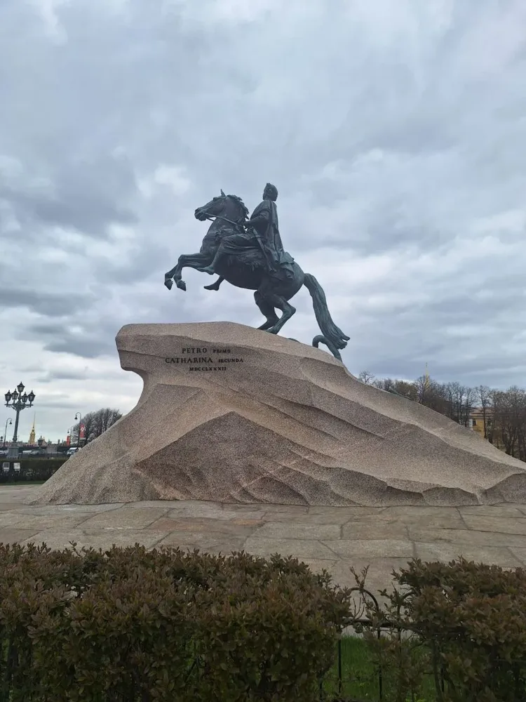 Однодневный тур из Москвы по Санкт-Петербургу