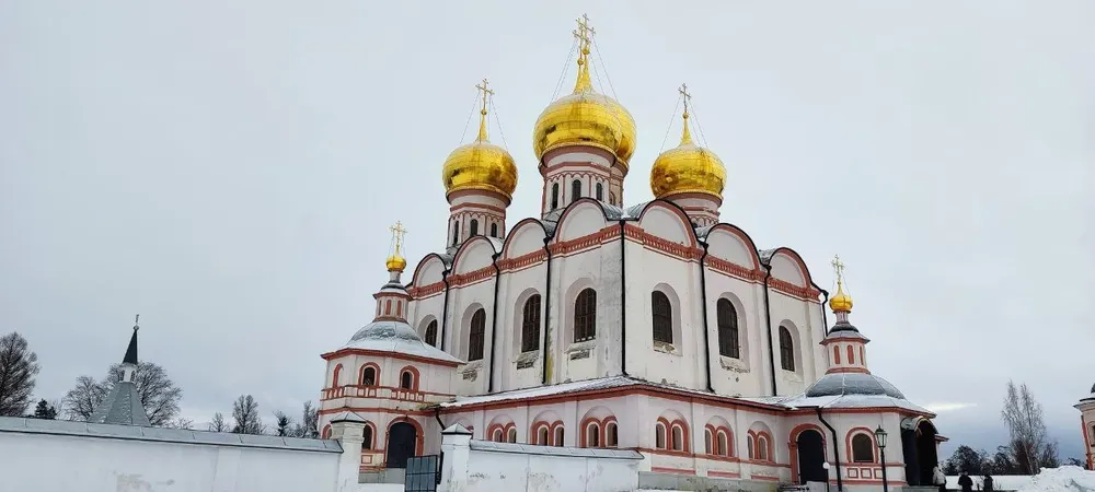 Валдайский Иверский монастырь – центр колоколов