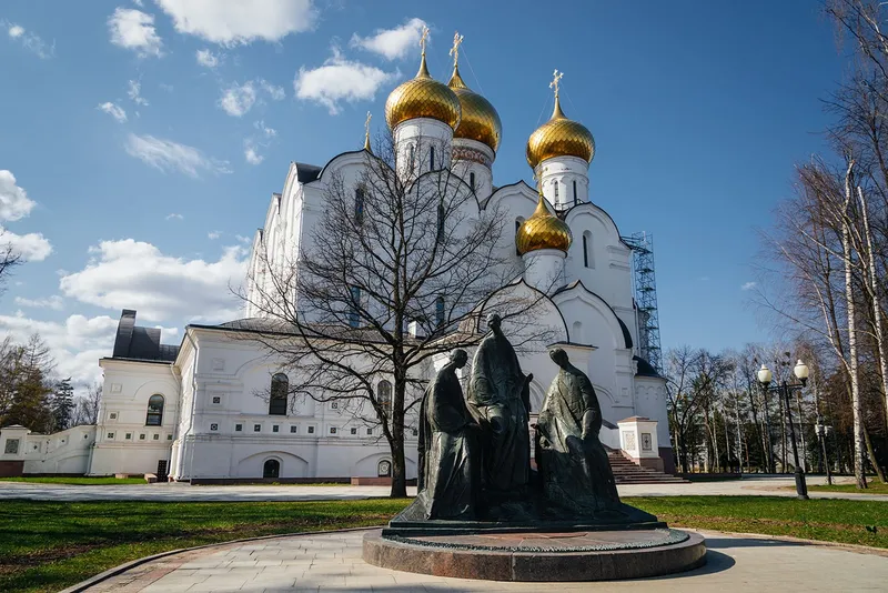 Сборная обзорная экскурсия по городу: 