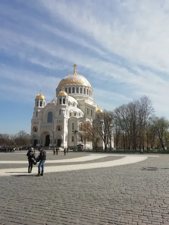 Поездка в Петергоф и Кронштадт символы Петровской эпохи