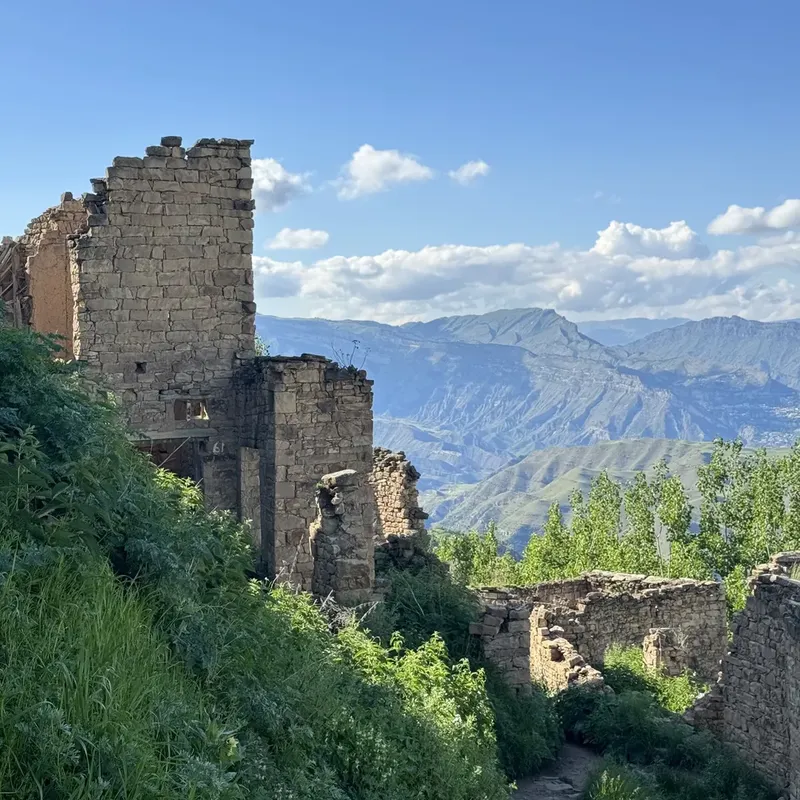 Активный тур – восхождение к заброшенному аулу Гамсутль и посещение подземного водопада