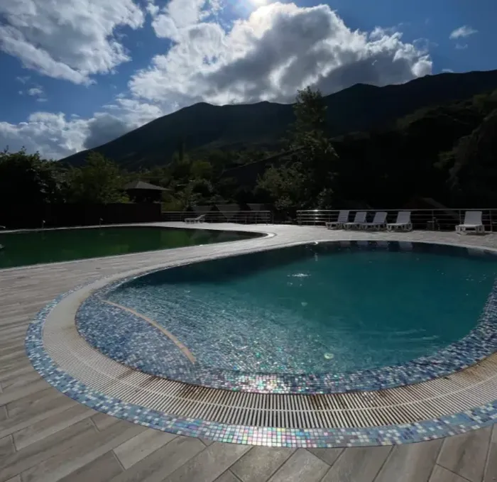 Экскурсия в Ахты: Заброшенный аул и термальные источники