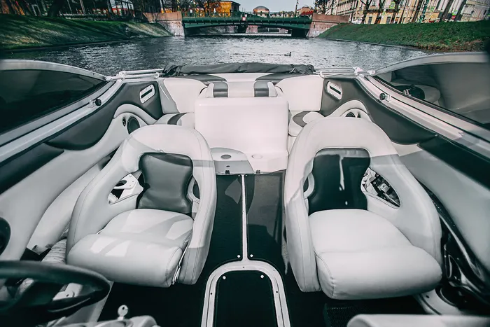 Прогулка на катере по индивидуальному маршруту