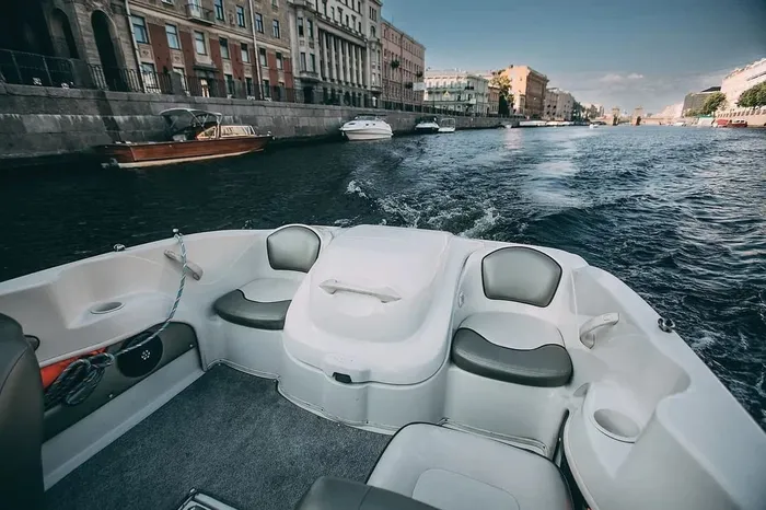 Прогулка на катере по индивидуальному маршруту