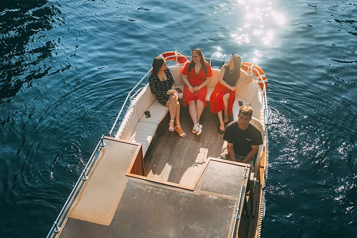 На ретро-катере по рекам и каналам