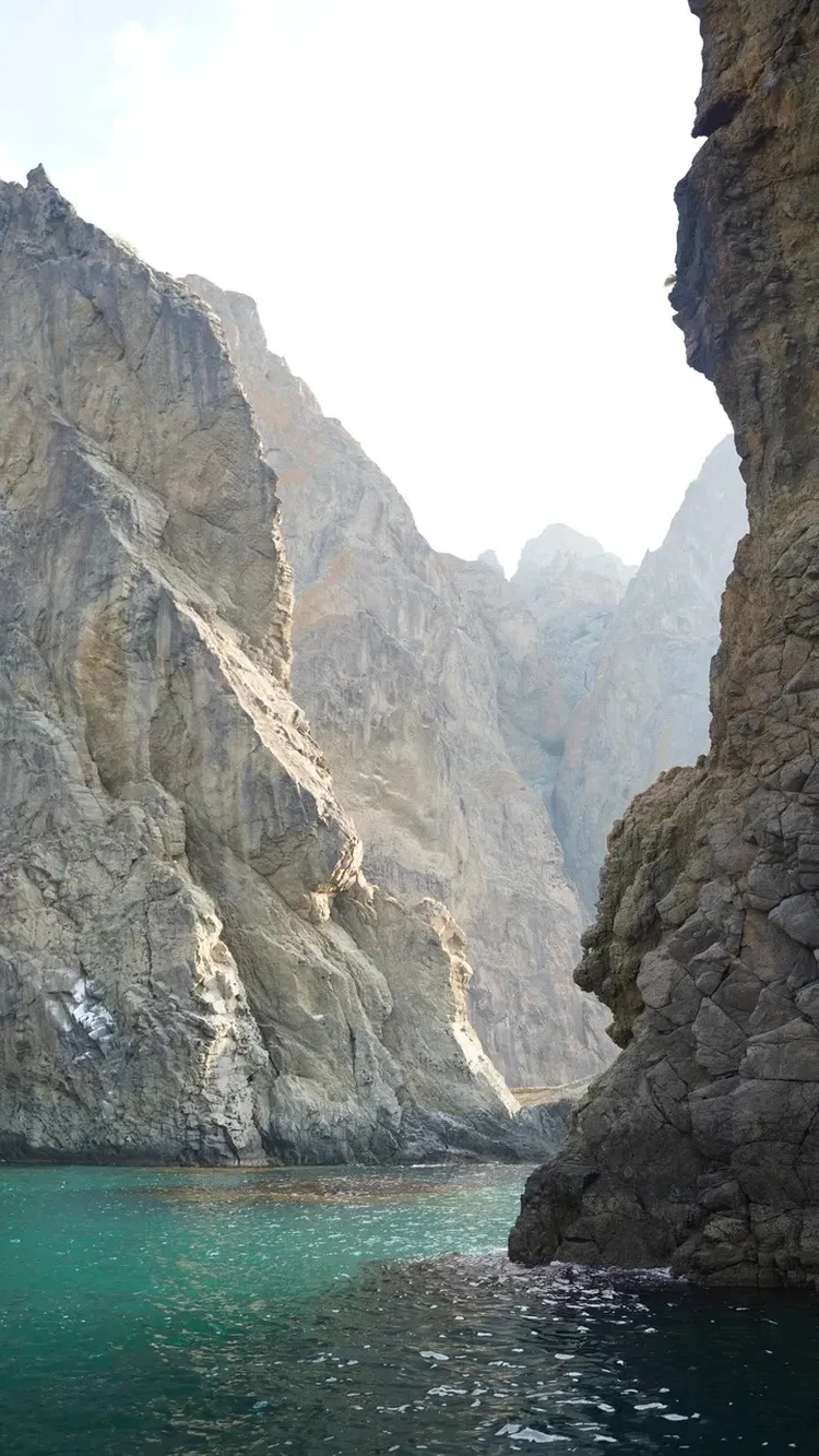 Уникальный SUP-рассвет на Золотых воротах потухшего вулкана