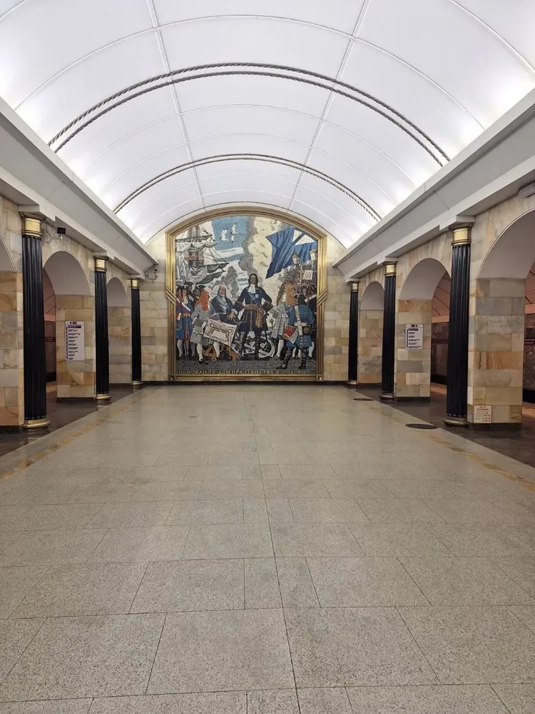 Однодневный тур из Москвы по Санкт-Петербургу