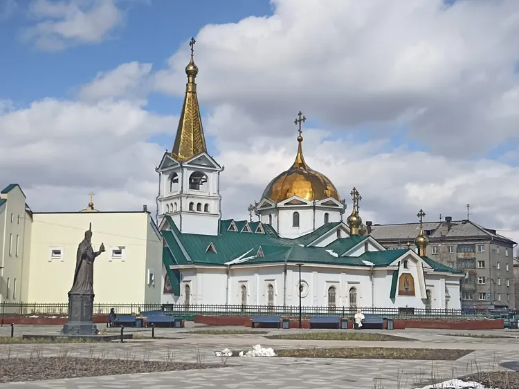 Прогулка от Главных ворот Новосибирска к тихому центру.