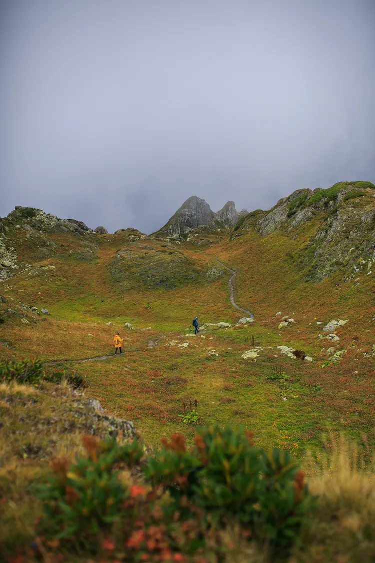 Поход на Бзерпинский карниз: панорамные виды и дыхание Кавказа