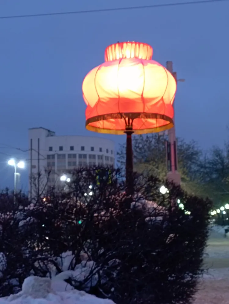 Вечернее сияние Екатеринбурга: обзорная экскурсия с душевными историями