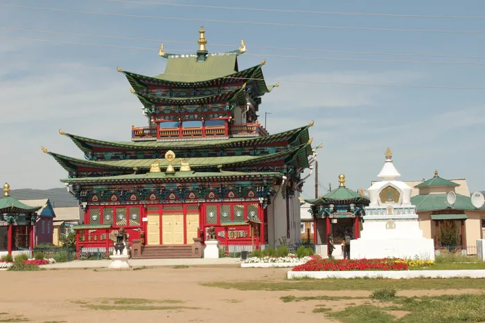 Дацан, тайга, степь и Байкал: контрасты, которые завораживают