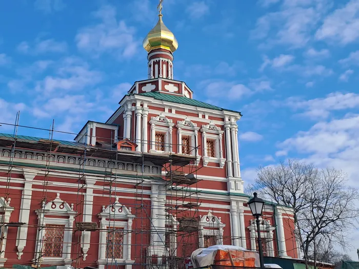 Новодевичий монастырь: шедевр русского зодчества