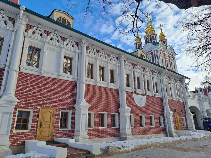 Новодевичий монастырь: шедевр русского зодчества