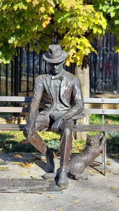 Чебурашка, Шаляпин и старые открытки: авторский фотоквест по киношному Кисловодску