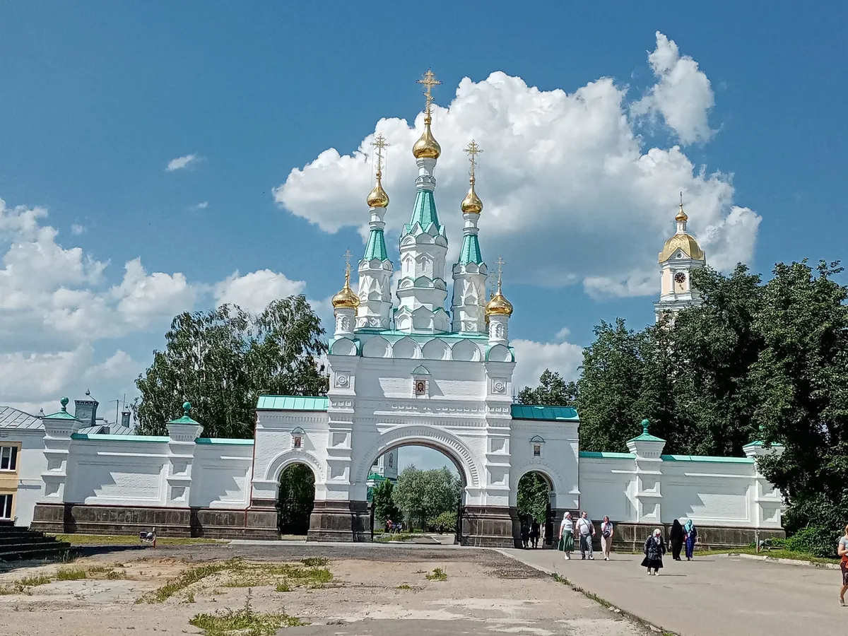 Дивеево: оазис веры и чудес в России. Четвертый удел Богородицы.