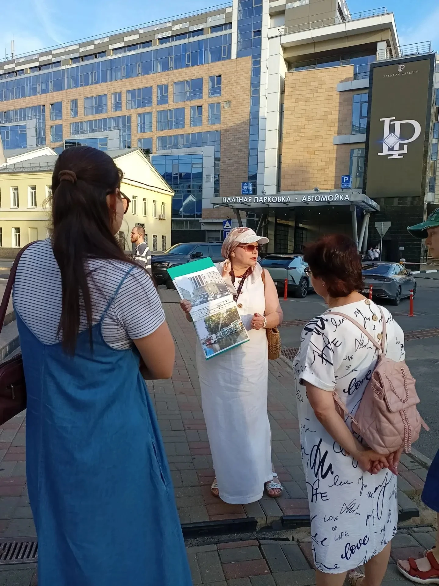 Черный пруд: камерная экскурсия по тихим уголкам старого города