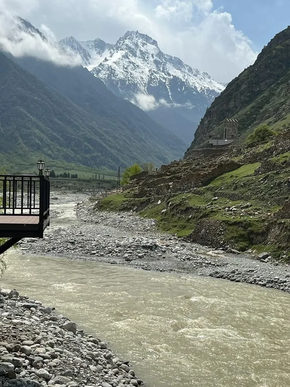 Верхняя Балкария: средневековые замки и кристальные озера. Погружение в мир тайн и чудес Кавказа.