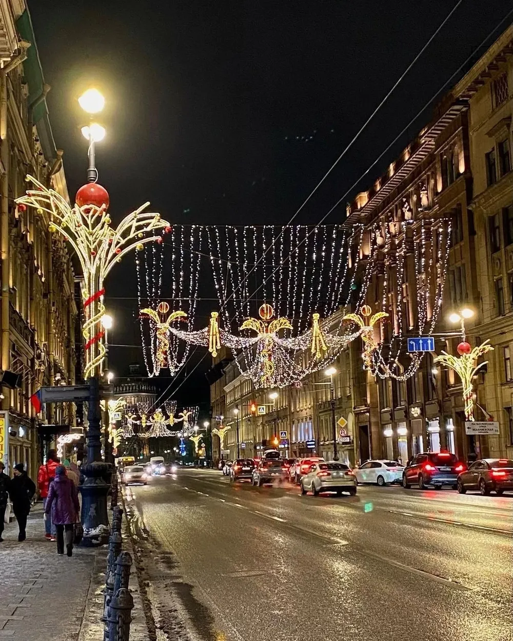 Новогодние истории Петербурга: от елки Петра I до наших дней