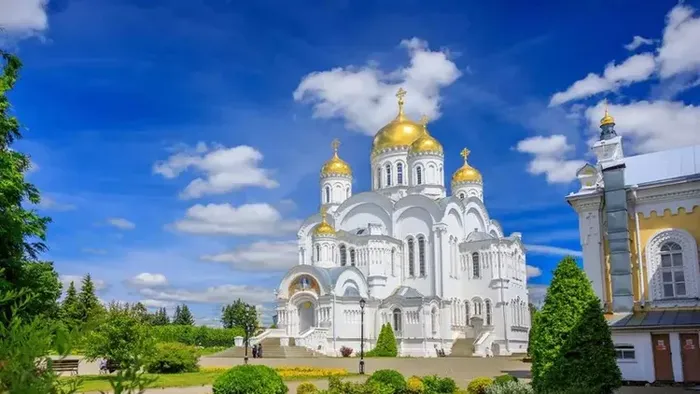 Однодневная автобусная экскурсия в Дивеево и Арзамас из Нижнего Новгорода