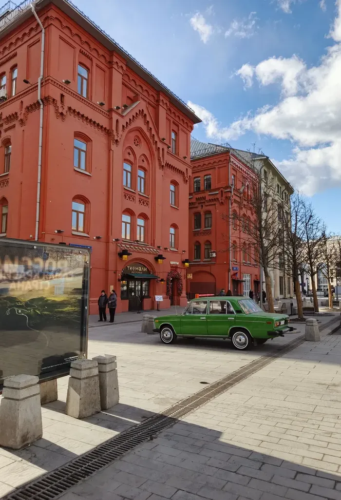 По следам древней крепостной стены Китай-города