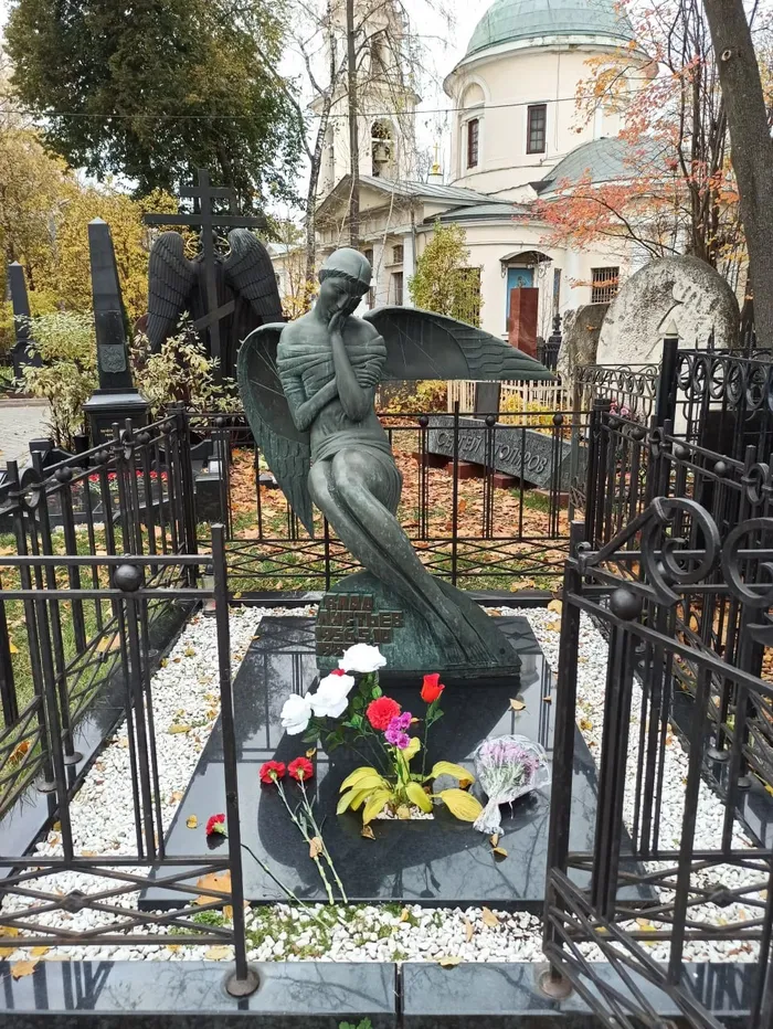 Есть ли жизнь на Ваганьковском кладбище? Часть 1