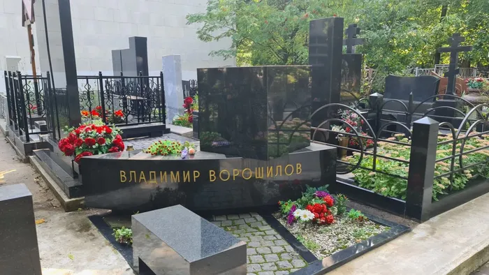 Есть ли жизнь на Ваганьковском кладбище? Часть 1