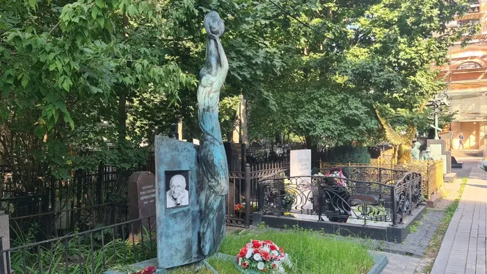 Есть ли жизнь на Ваганьковском кладбище? Часть 1