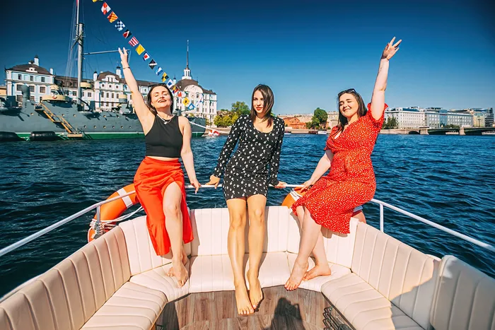 На ретро-катере по рекам и каналам