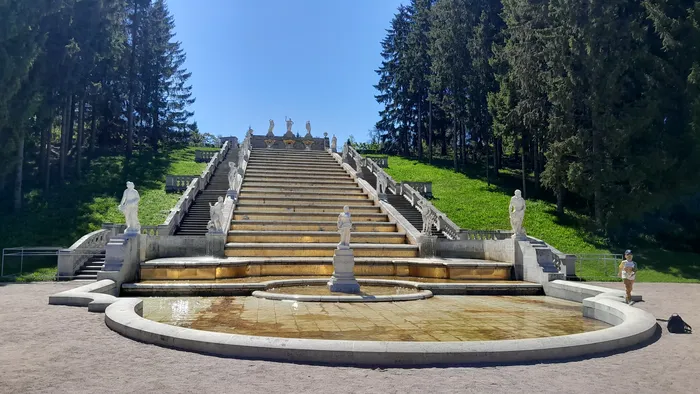 Индивидуальная экскурсия в Петергоф на автомобиле