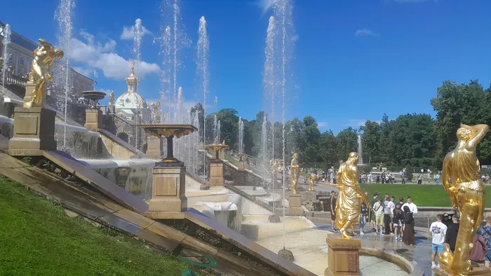 Индивидуальная экскурсия в Петергоф на автомобиле