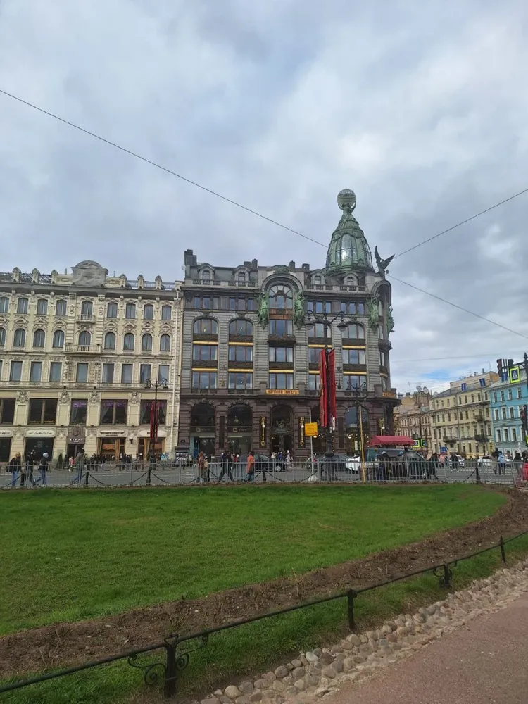 Однодневный тур из Москвы по Санкт-Петербургу