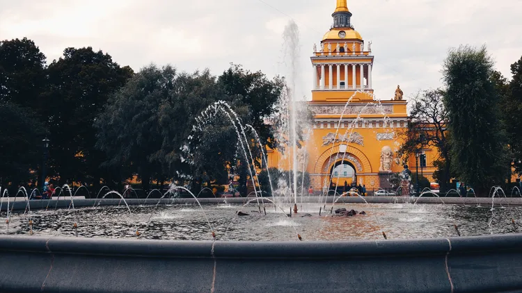 Петербург без скучных дат: необычная обзорная экскурсия