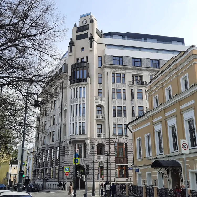 Пречистенка: дворцы и тайные истории старой Москвы