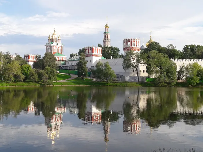 Новодевичий монастырь: шедевр русского зодчества