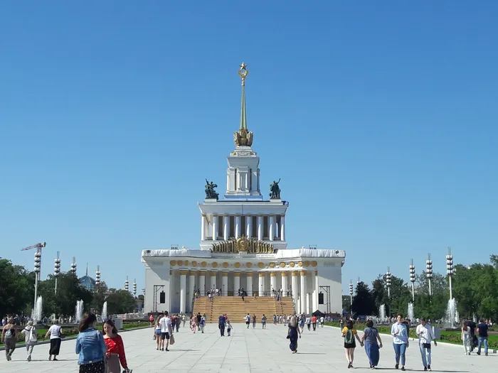 ВДНХ: где СССР до сих пор жив — и это невероятно красиво