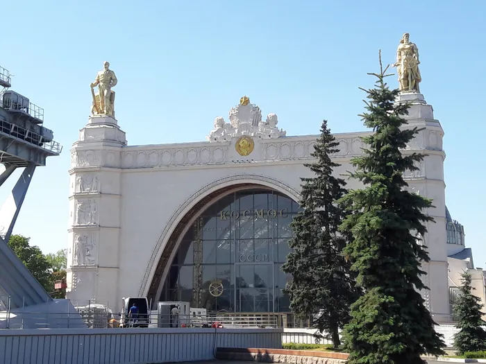 ВДНХ: где СССР до сих пор жив — и это невероятно красиво