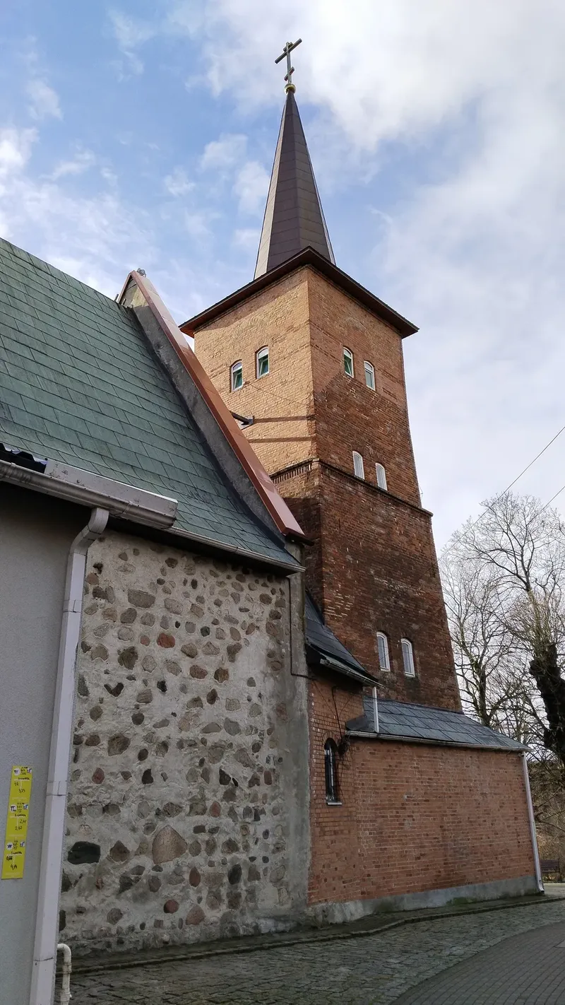 Калининградская экзотика – православные храмы, в возрожденных старых кёнигсбергских кирхах.