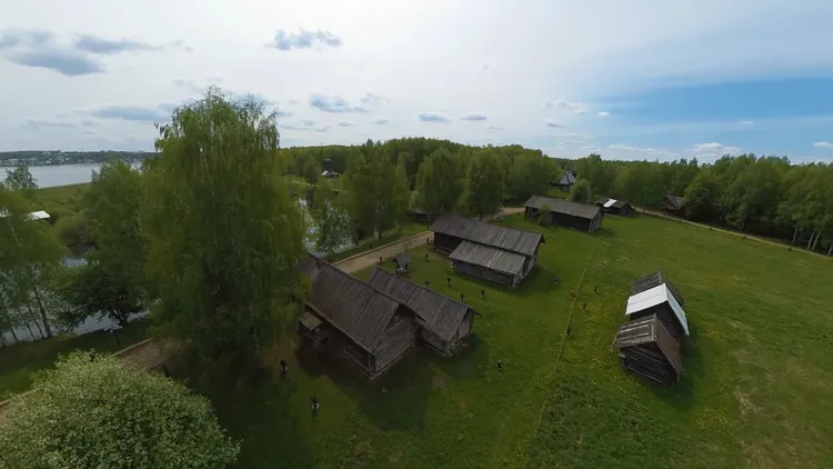 Невероятное приключение с дегустацией: VR-полет над Костромой и Россией