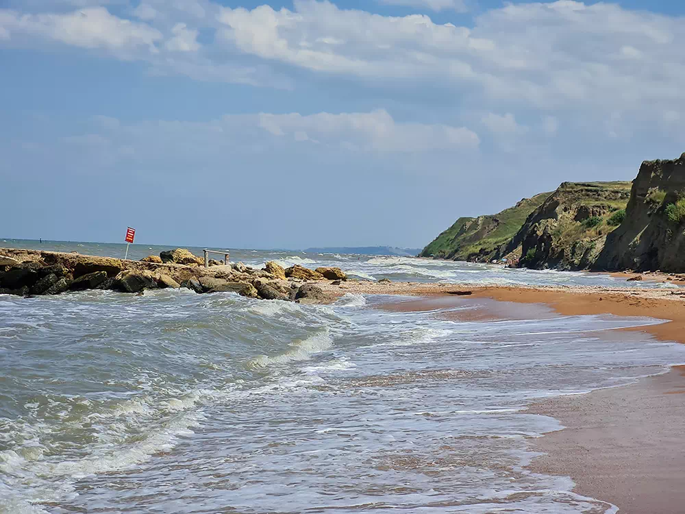 Куда поехать на море в России: обзор мест, которые стоит посетить