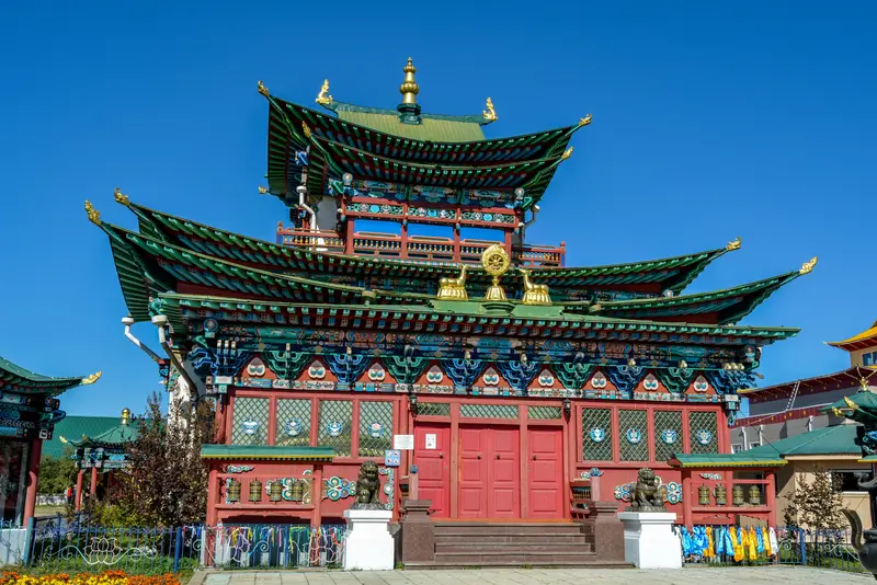 Нетленный лама, Байкал и ставка Чингисхана: восточная одиссея из Иркутска в Улан-Удэ