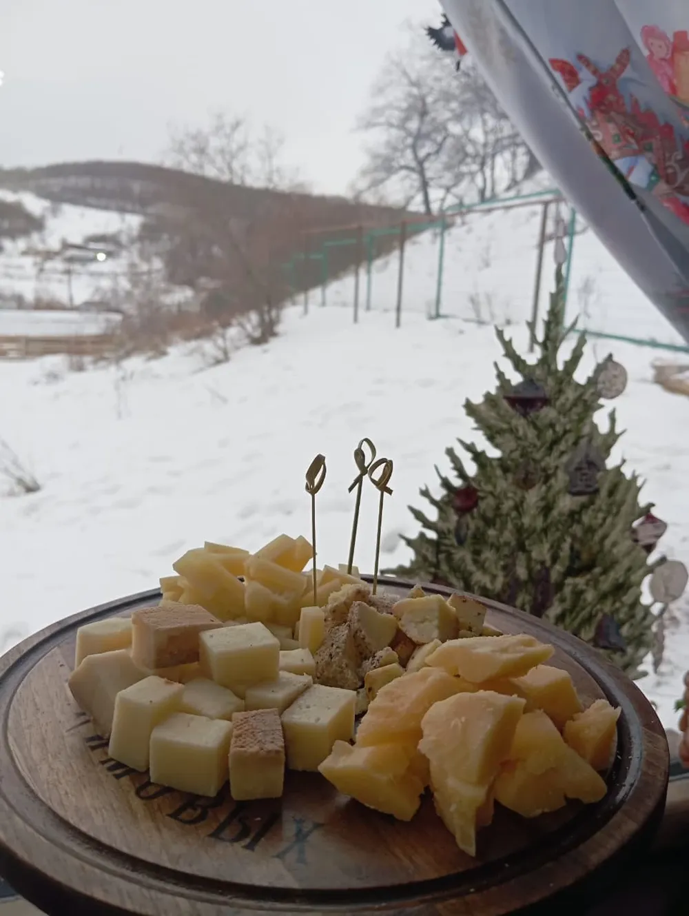 Уникальная гастроэкскурсия по Саду Неправильных скульптур Юрия Карамзина с дегустацией сыров! 