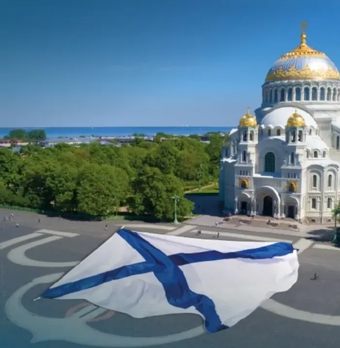 Поездка в Петергоф и Кронштадт символы Петровской эпохи