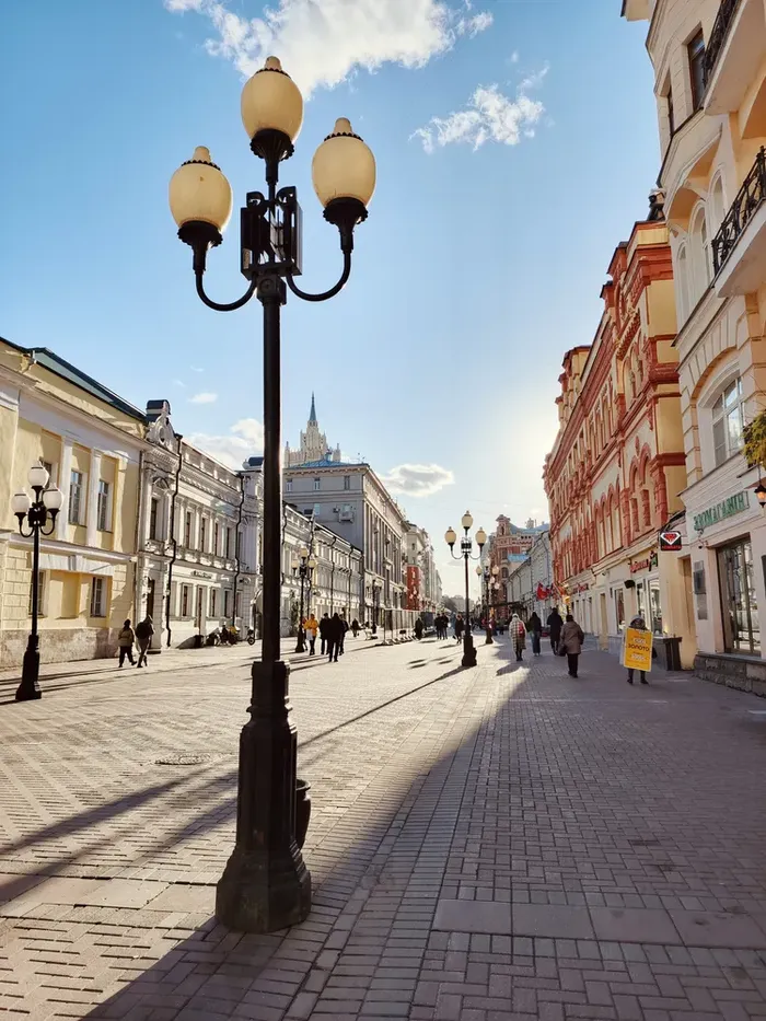 Старый Арбат - от прошлого к настоящему