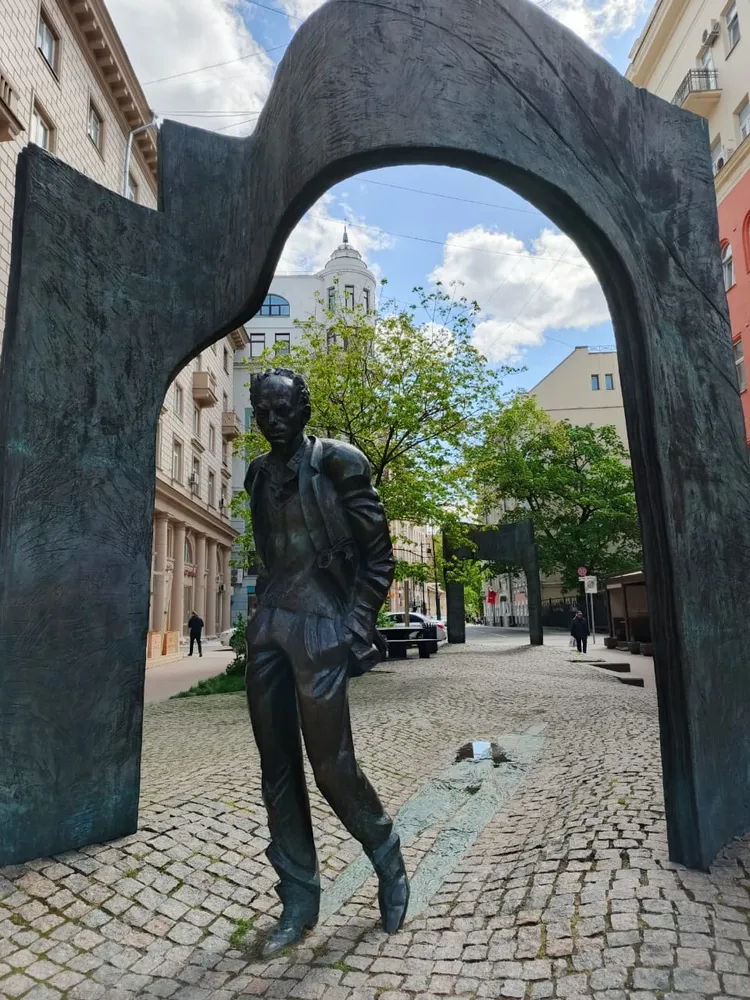 Старый Арбат - от прошлого к настоящему