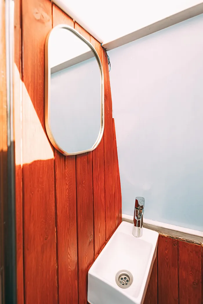 На ретро-катере по рекам и каналам